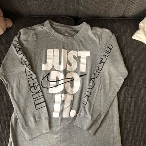 Nike Kids Long Sleeved Tees sz 7